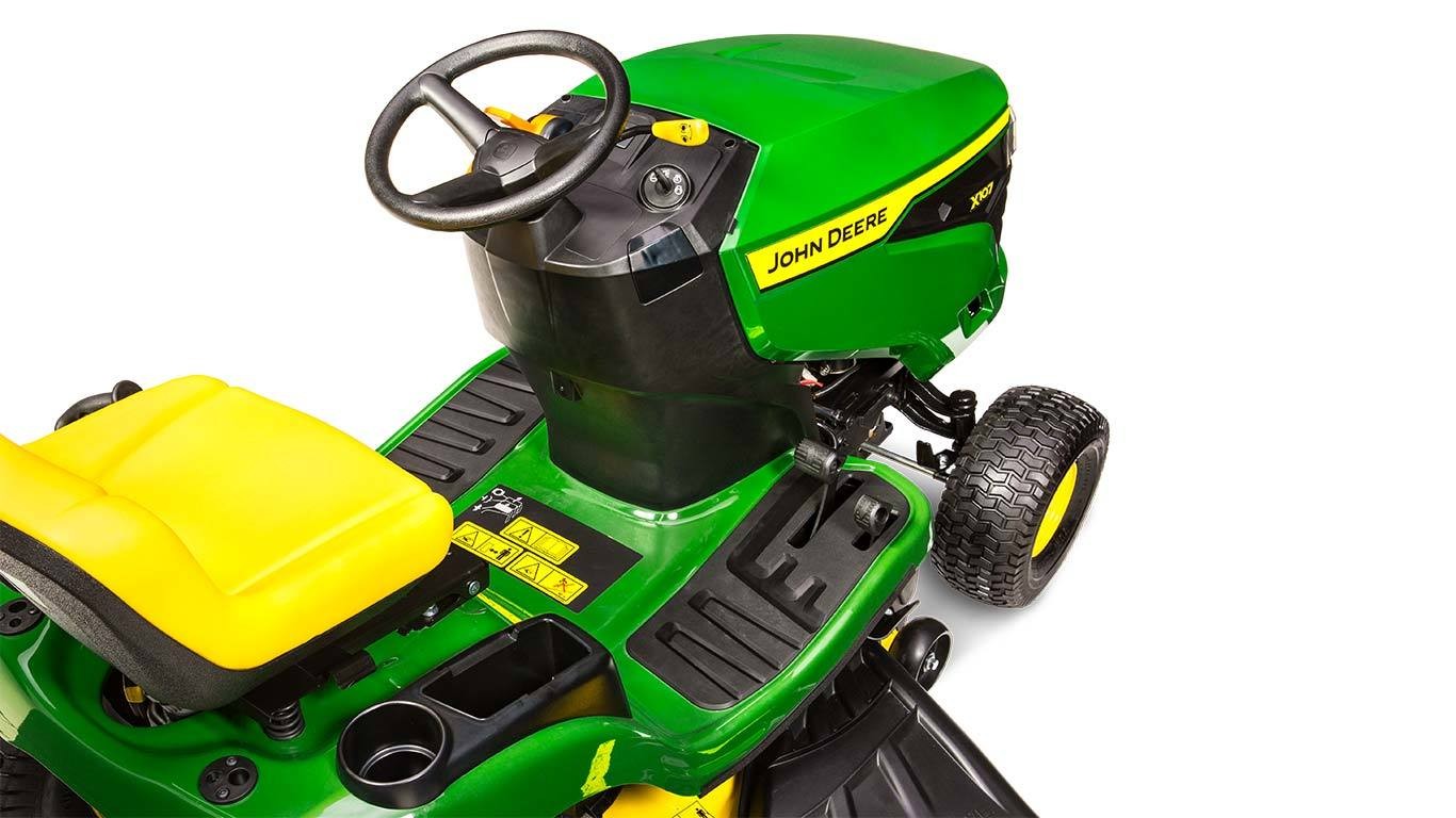 John Deere X107 – Aufsitzmäher mit Seitenauswurf und Mulchfunktion