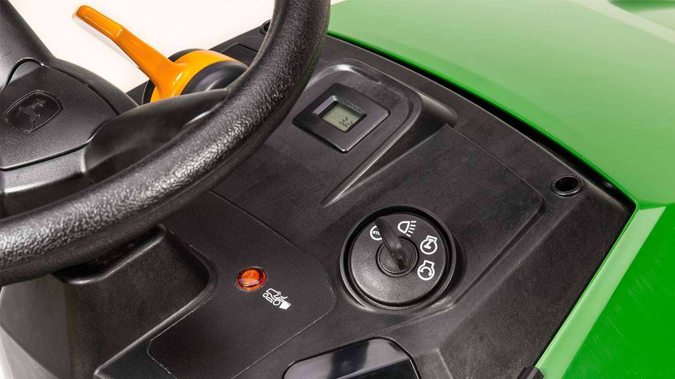 John Deere X117R mit Heckfangkorb