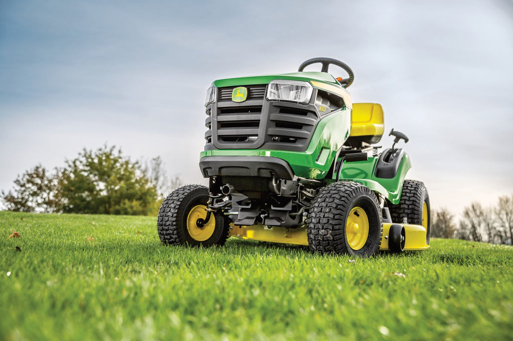 John Deere X107 – Aufsitzmäher mit Seitenauswurf und Mulchfunktion