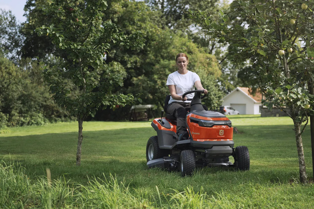 Husqvarna TS 100i – Kompakter Elektro-Aufsitzmäher
