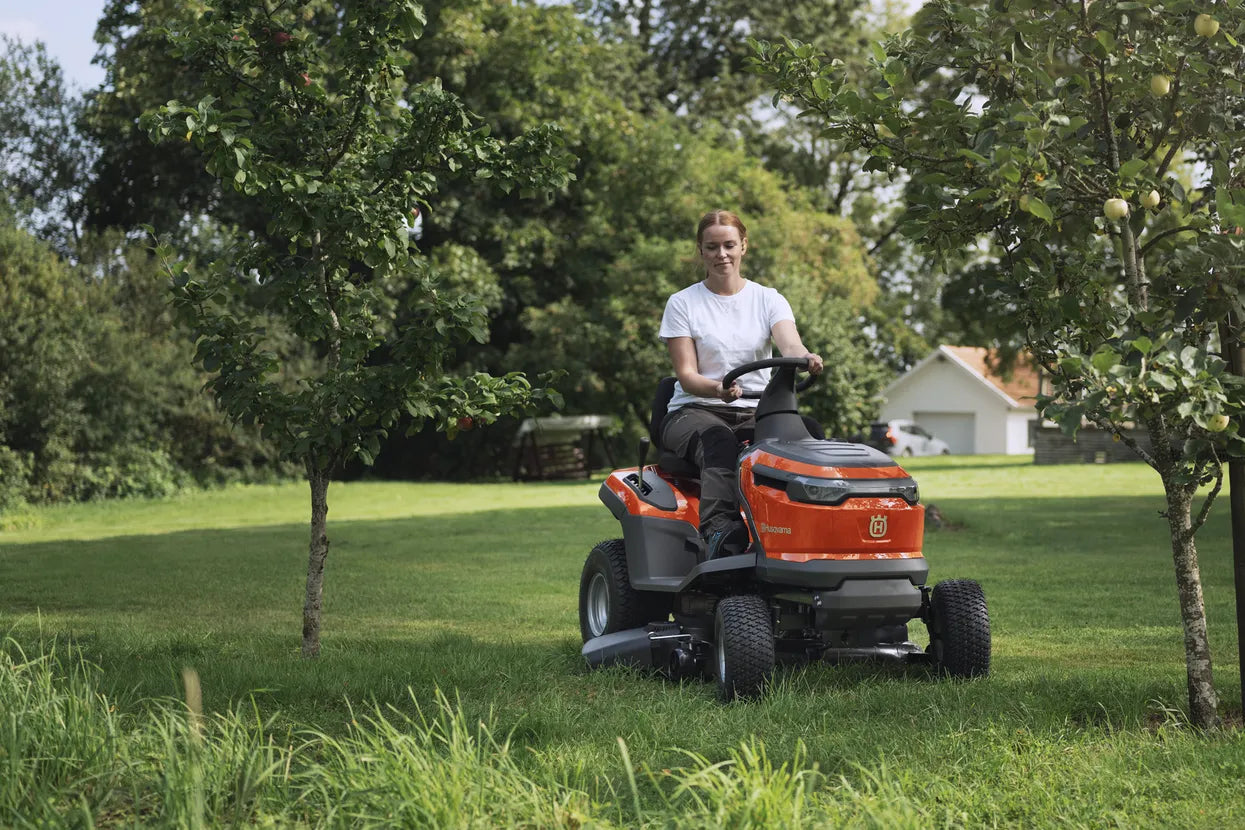 Husqvarna TS 100i – Kompakter Elektro-Aufsitzmäher